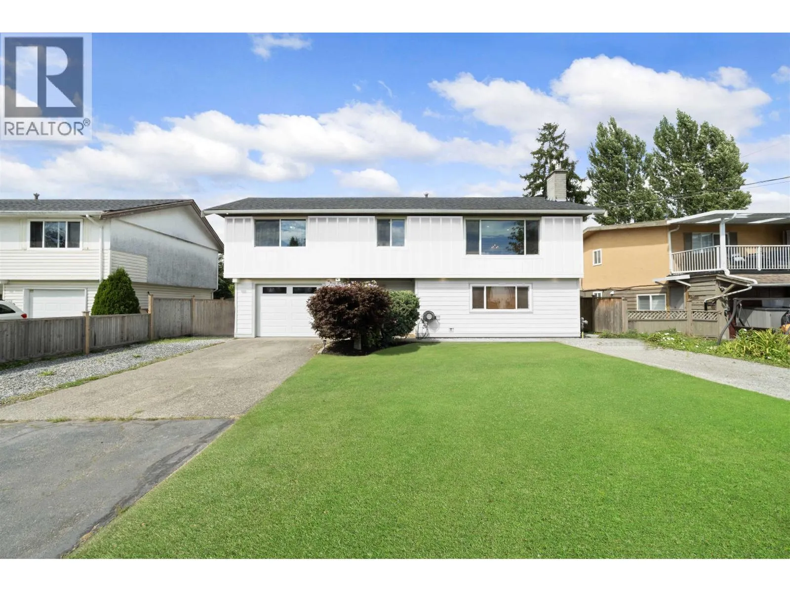 5521 MAPLE CRESCENT
