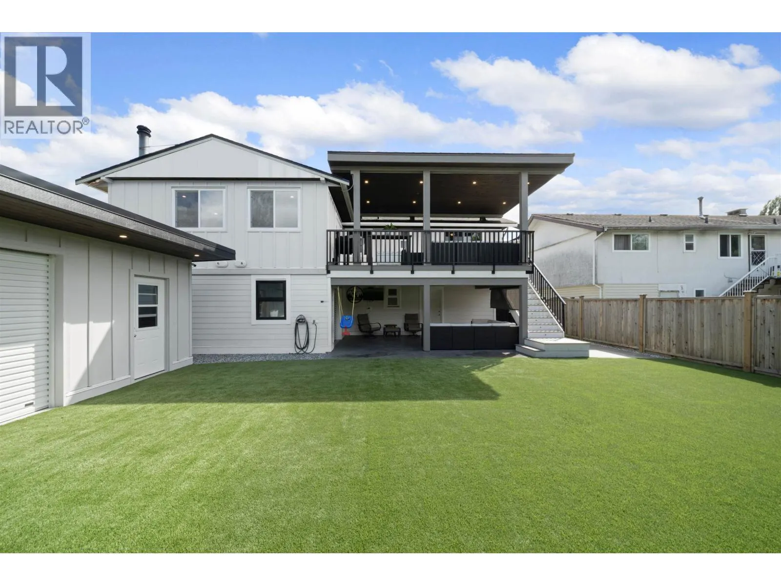 5521 MAPLE CRESCENT