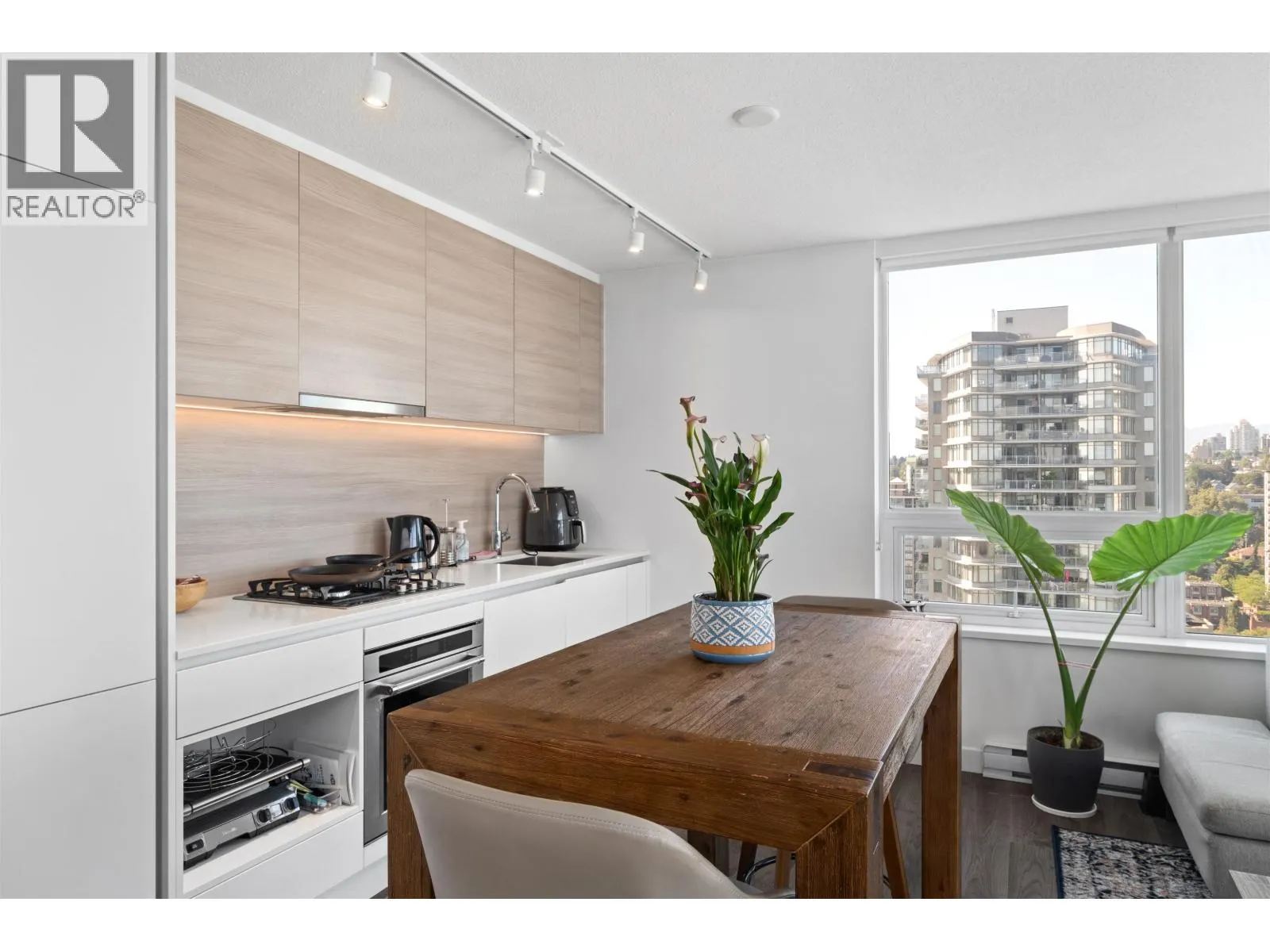 2711 908 QUAYSIDE DRIVE