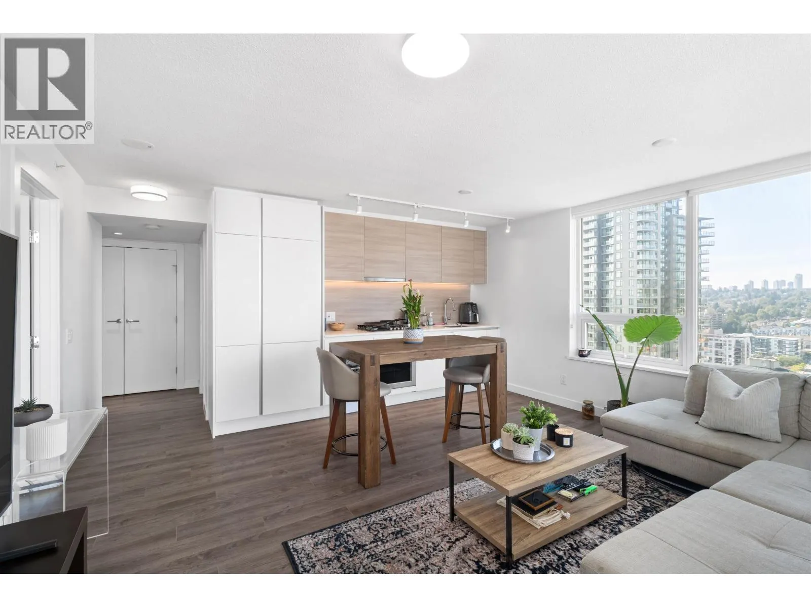 2711 908 QUAYSIDE DRIVE