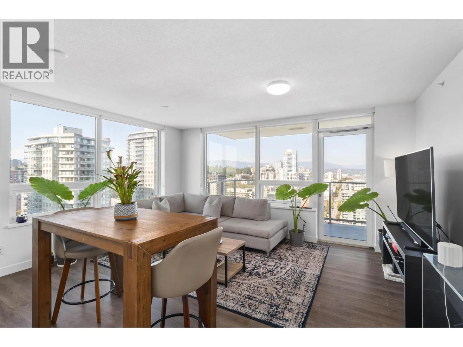 2711 908 QUAYSIDE DRIVE