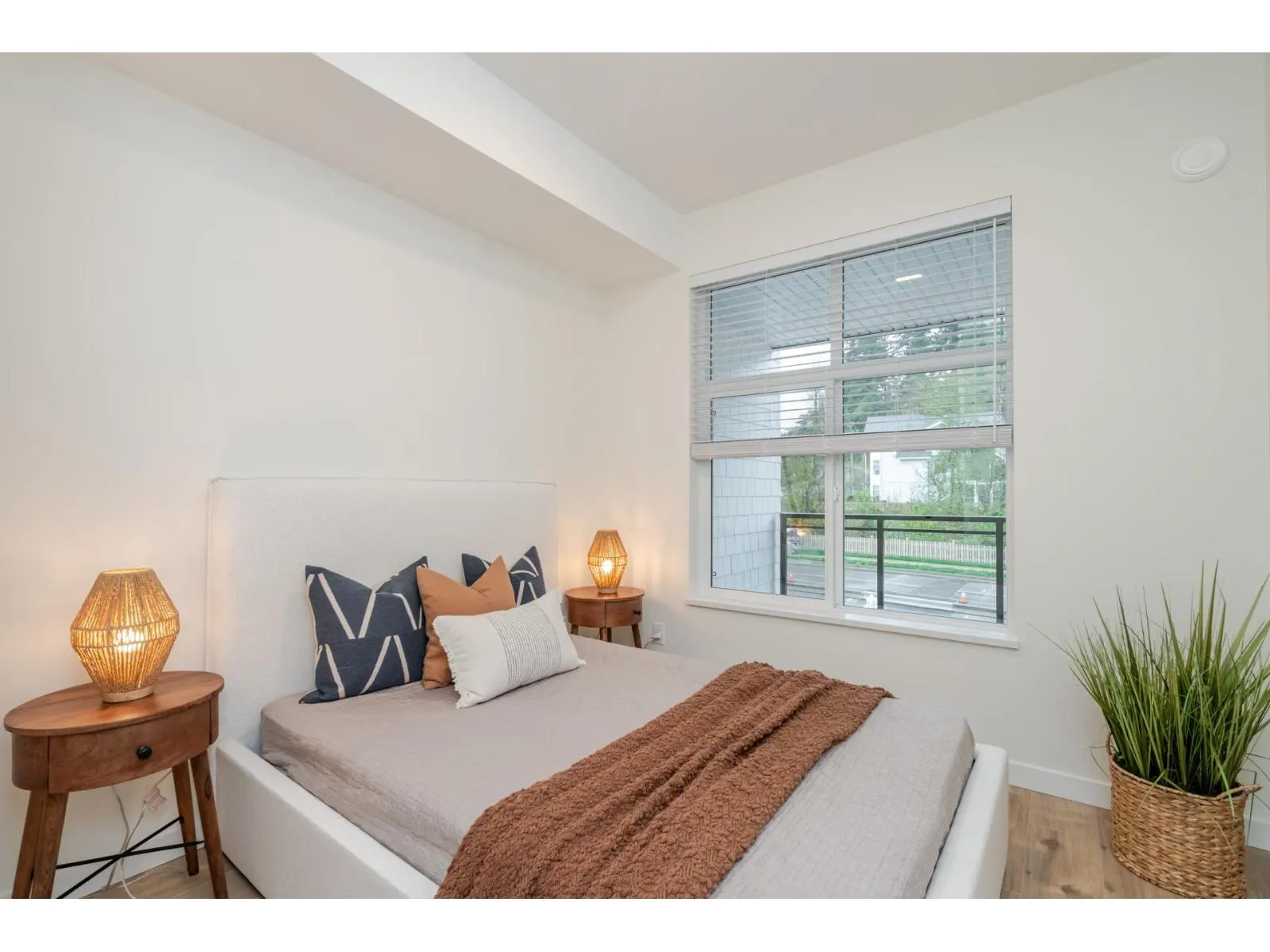 302 33920 BEST AVENUE