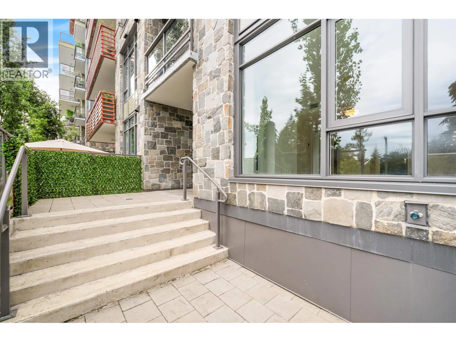 107 2738 LIBRARY LANE