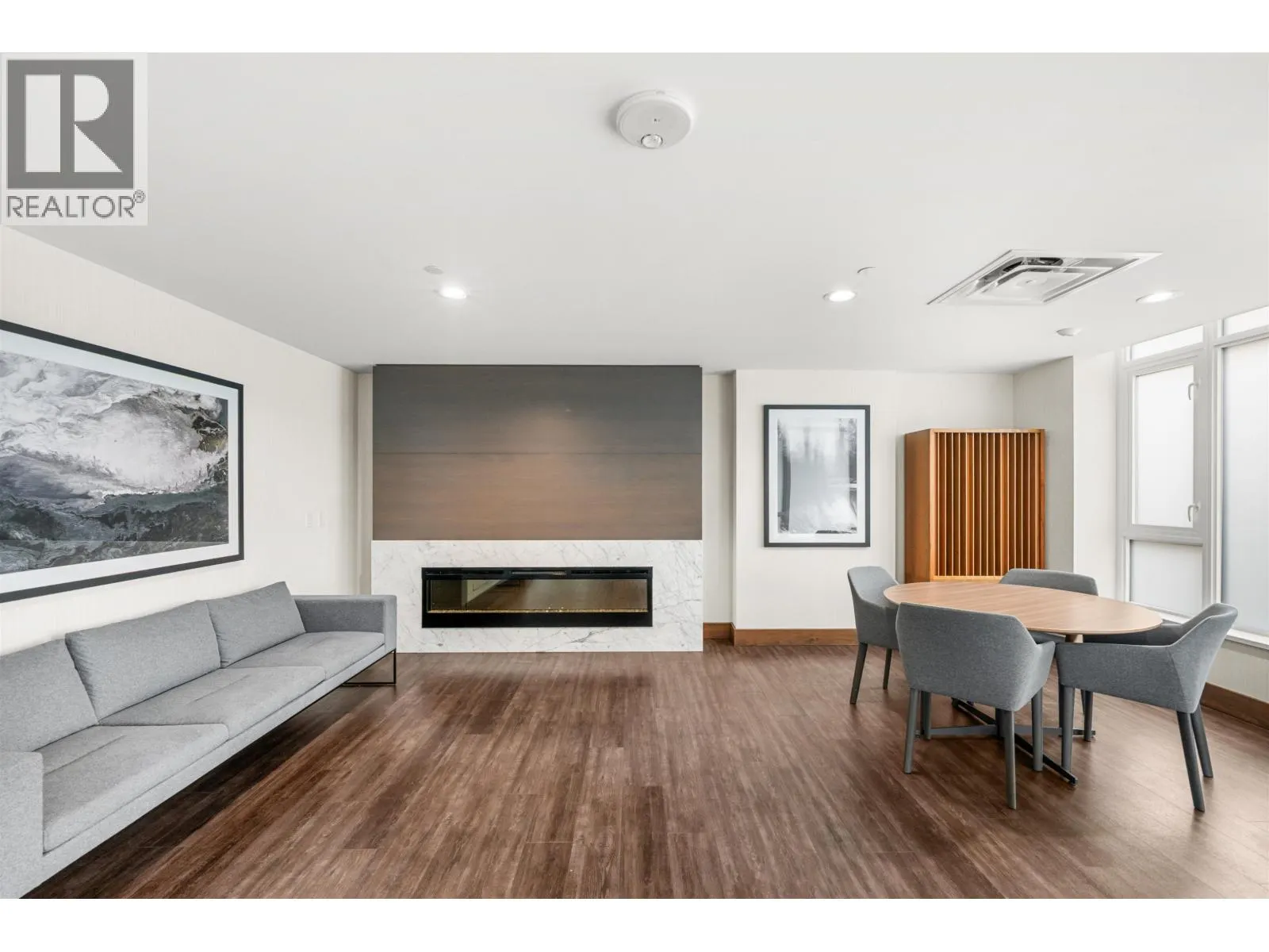 107 2738 LIBRARY LANE