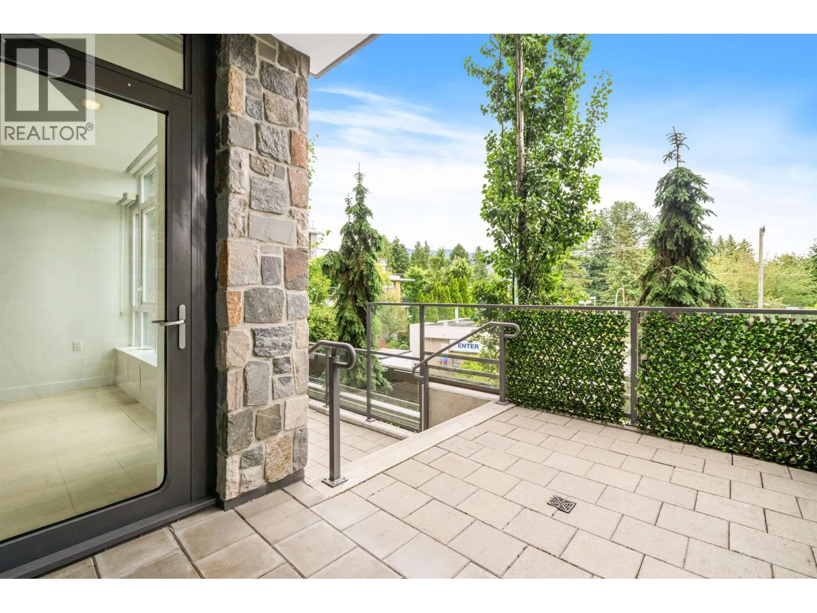 107 2738 LIBRARY LANE