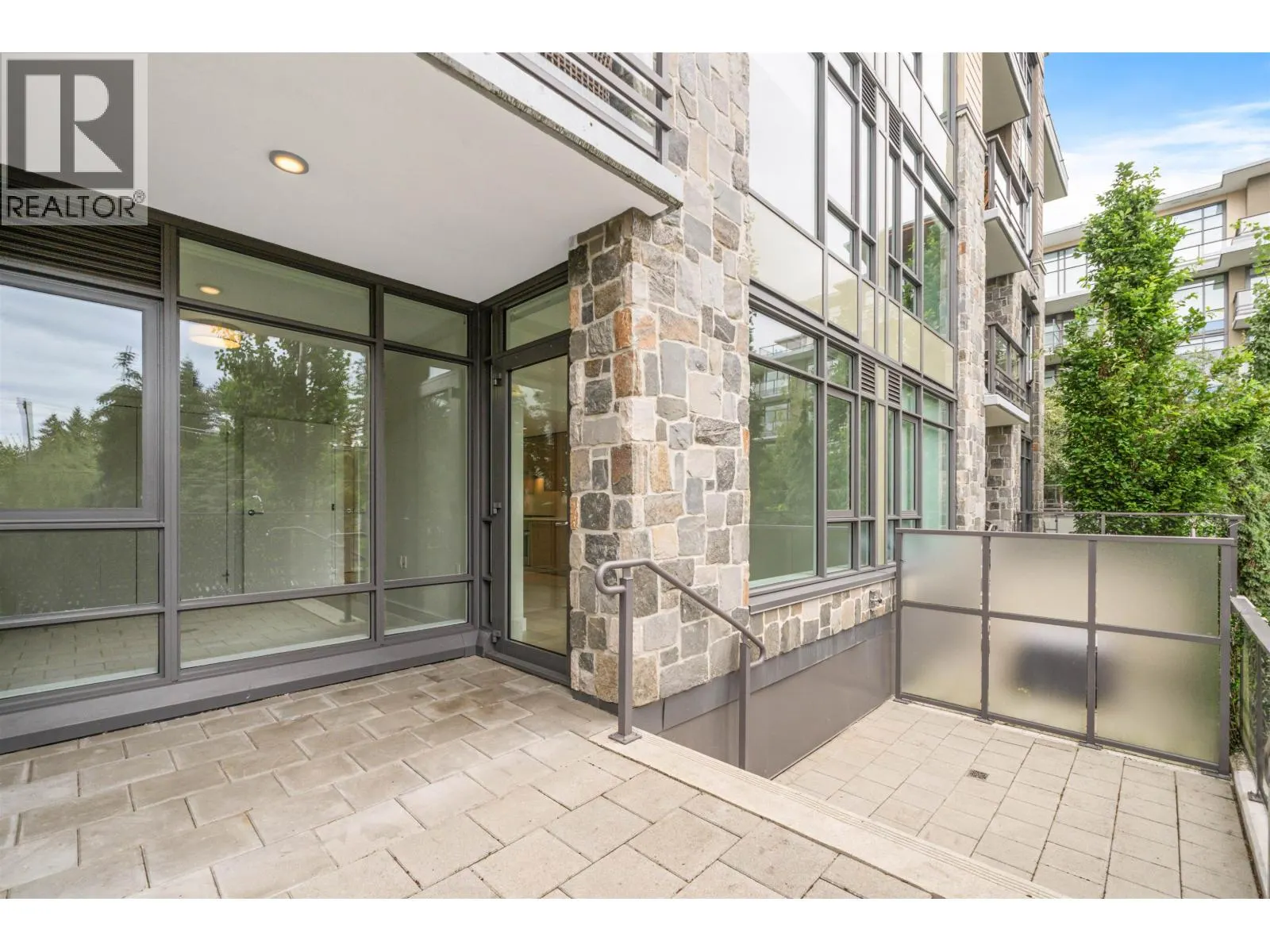 107 2738 LIBRARY LANE