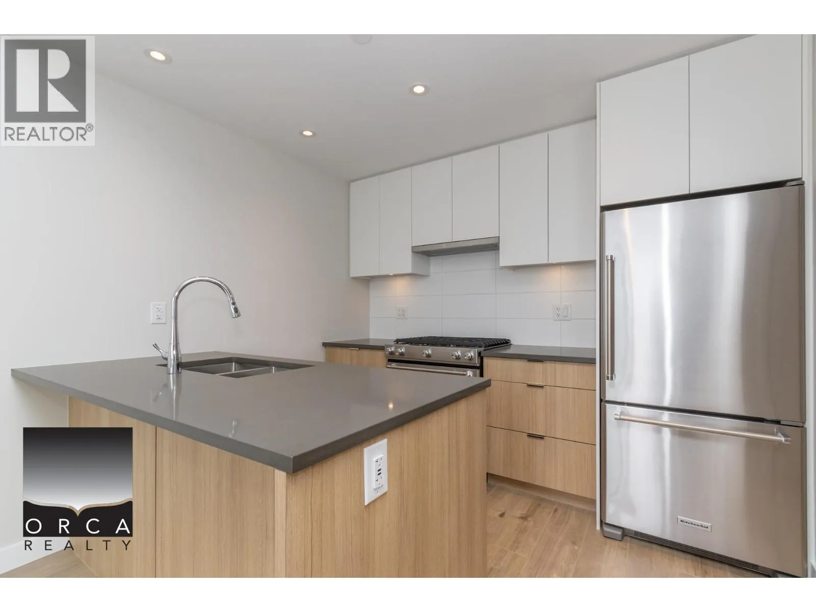 1503 3430 KENT AVE SOUTH E.