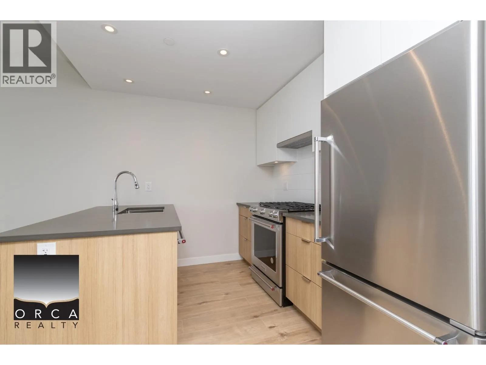 1503 3430 KENT AVE SOUTH E.