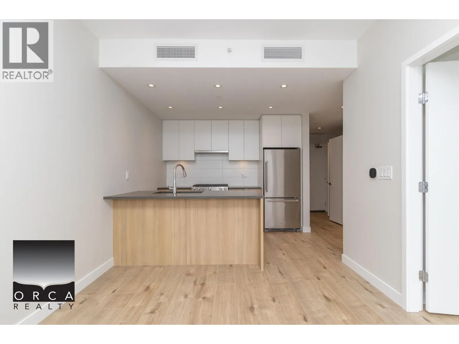 1503 3430 KENT AVE SOUTH E.