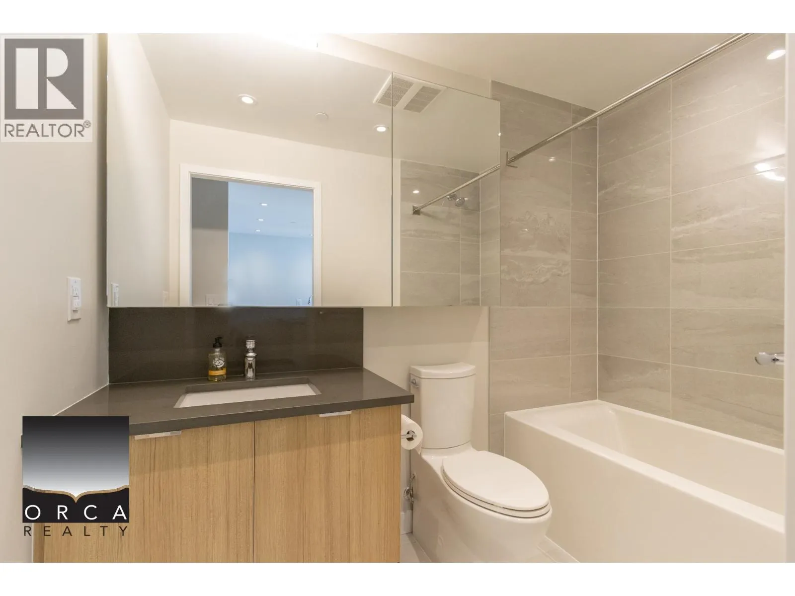 1503 3430 KENT AVE SOUTH E.