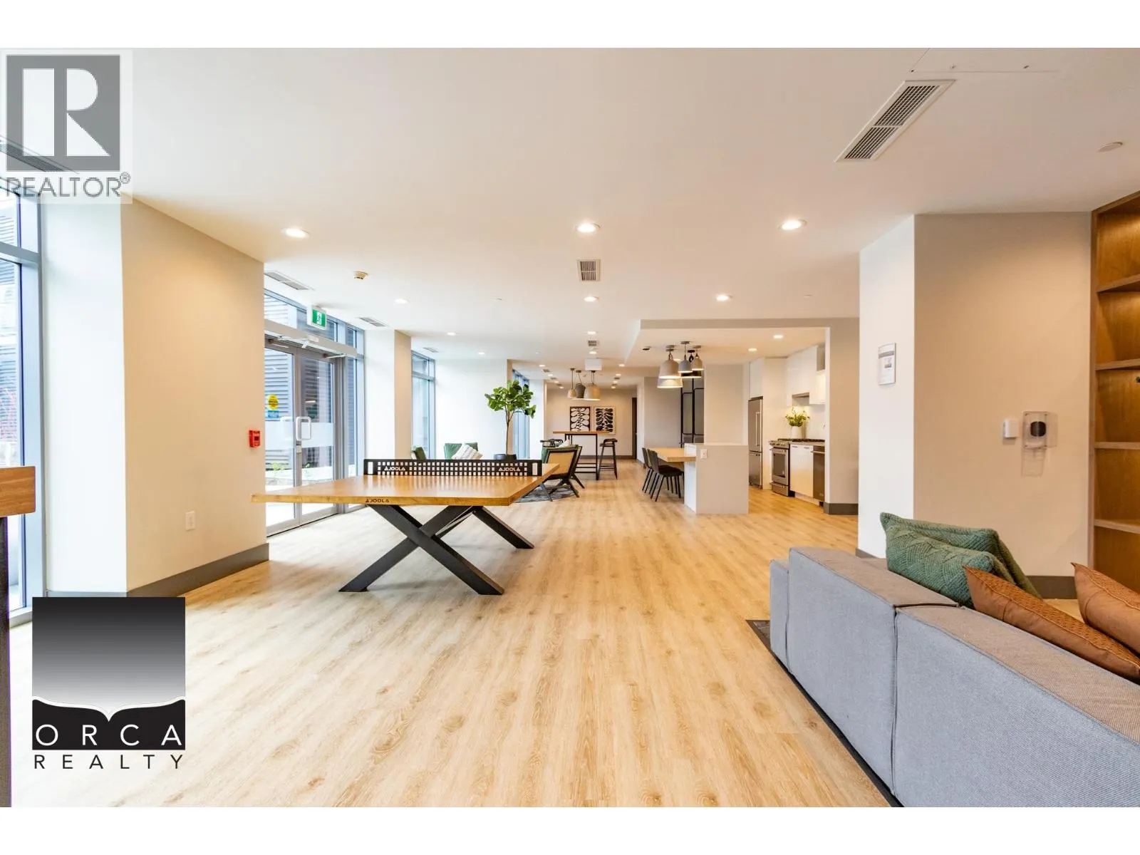 1503 3430 KENT AVE SOUTH E.