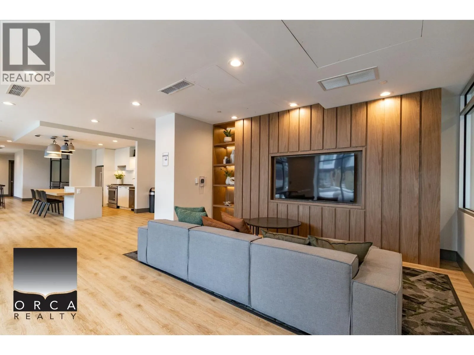 1503 3430 KENT AVE SOUTH E.