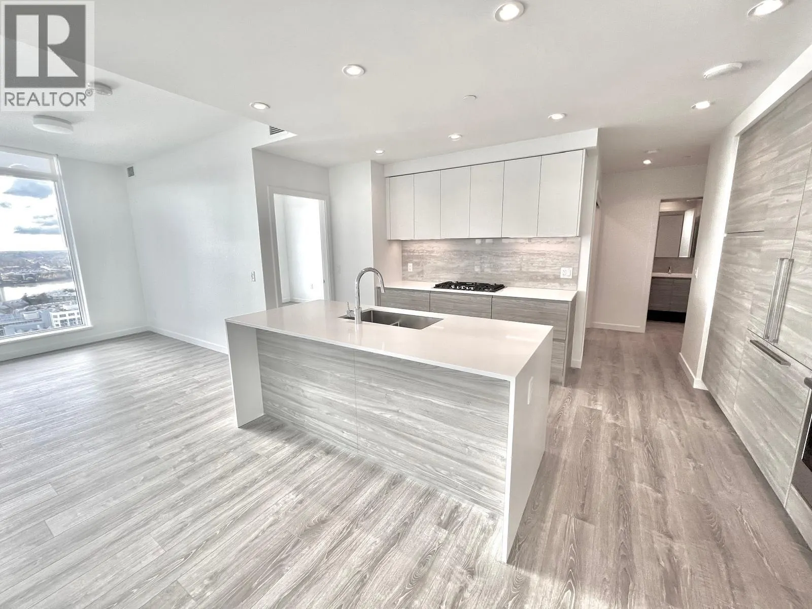 2108 680 QUAYSIDE DRIVE