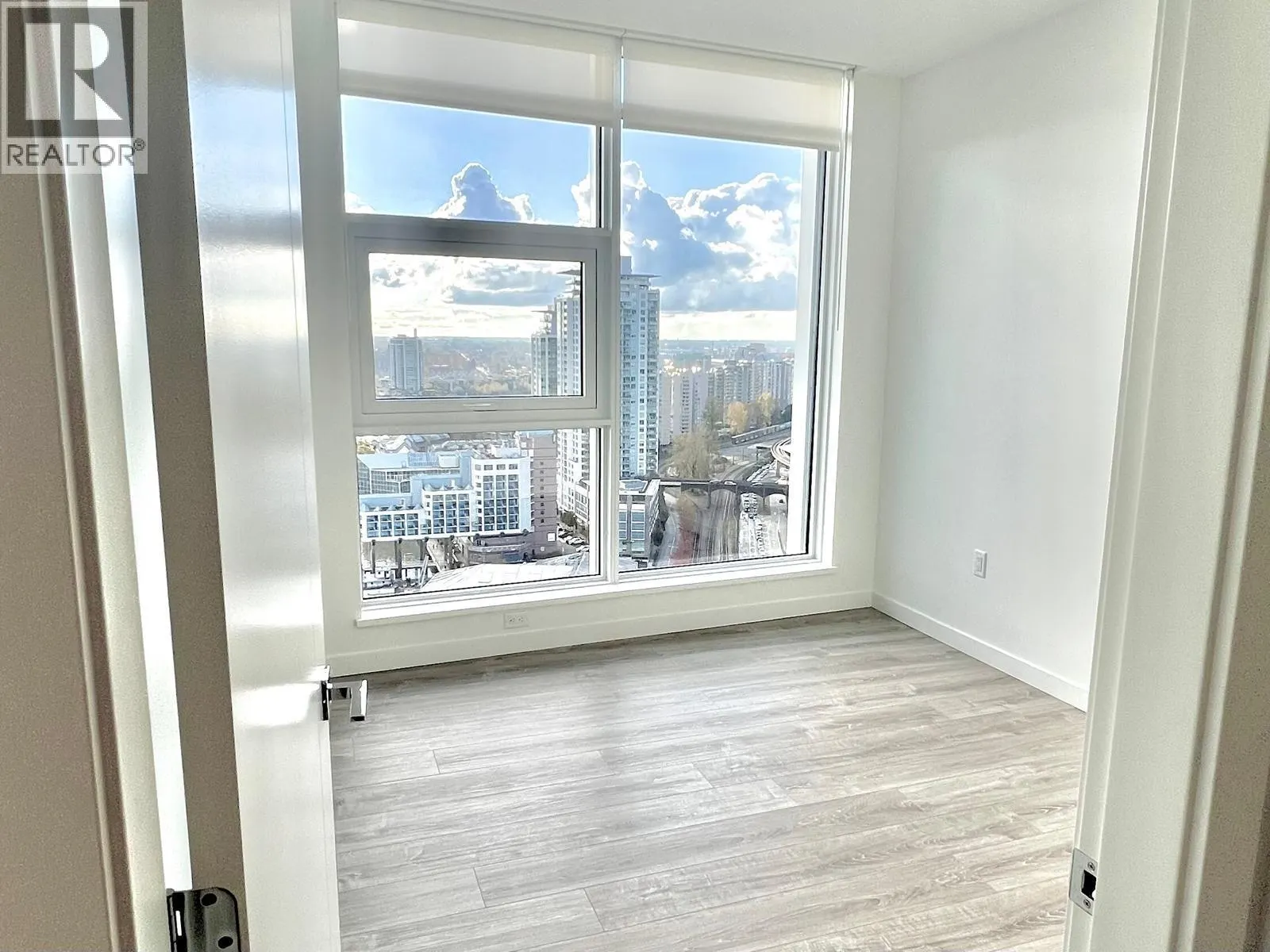 2108 680 QUAYSIDE DRIVE