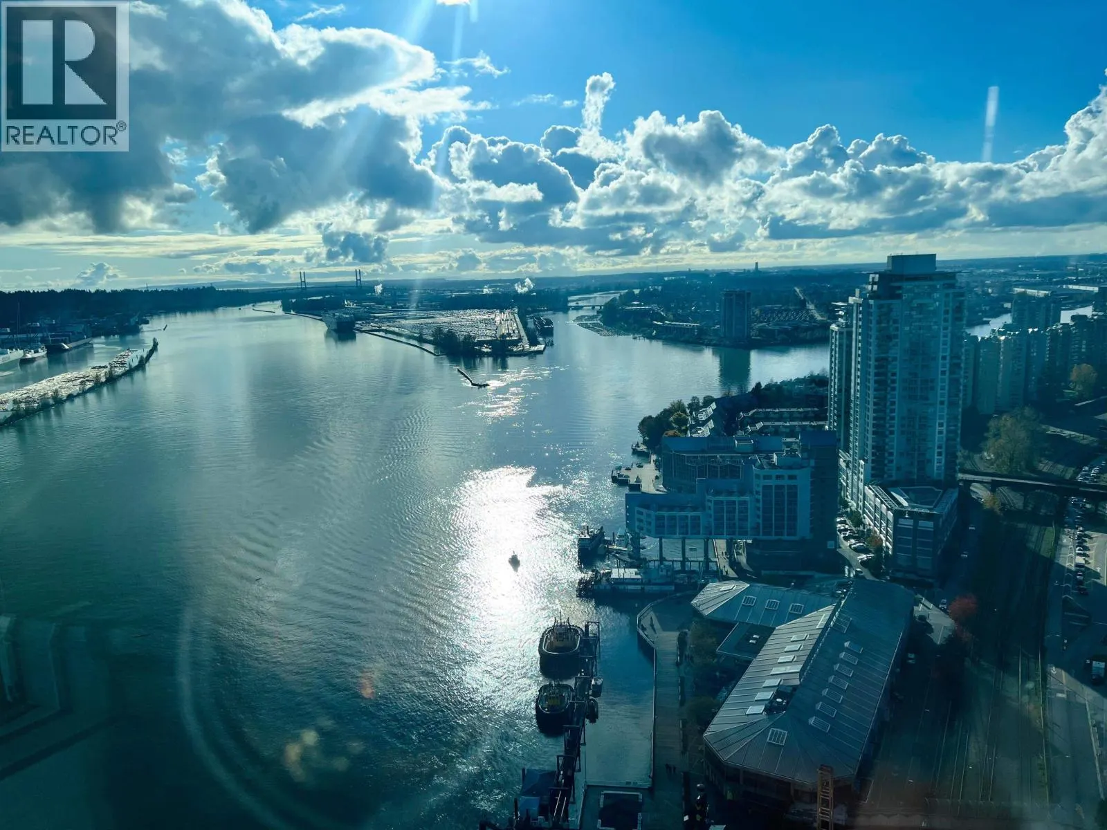 2108 680 QUAYSIDE DRIVE