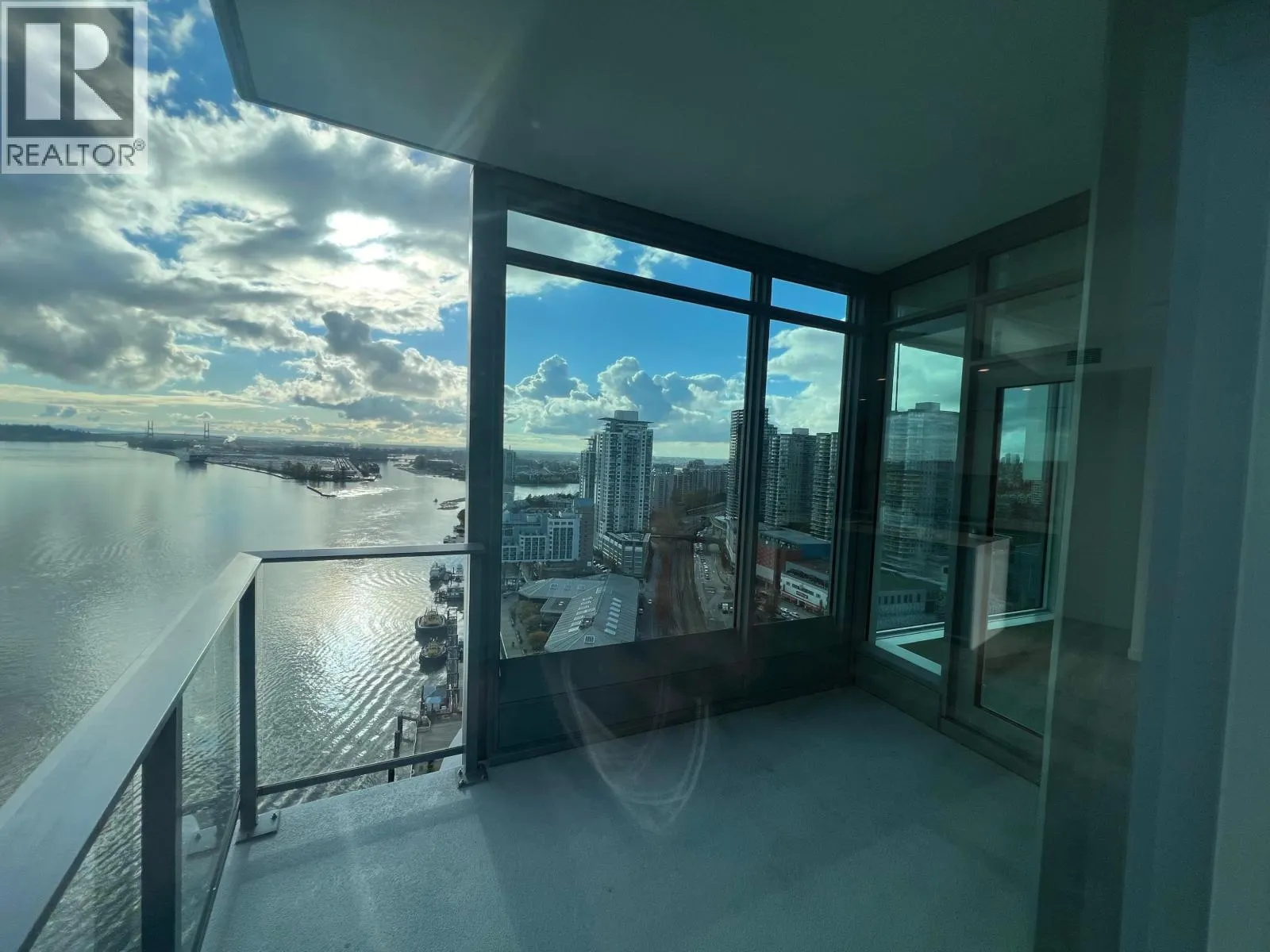 2108 680 QUAYSIDE DRIVE