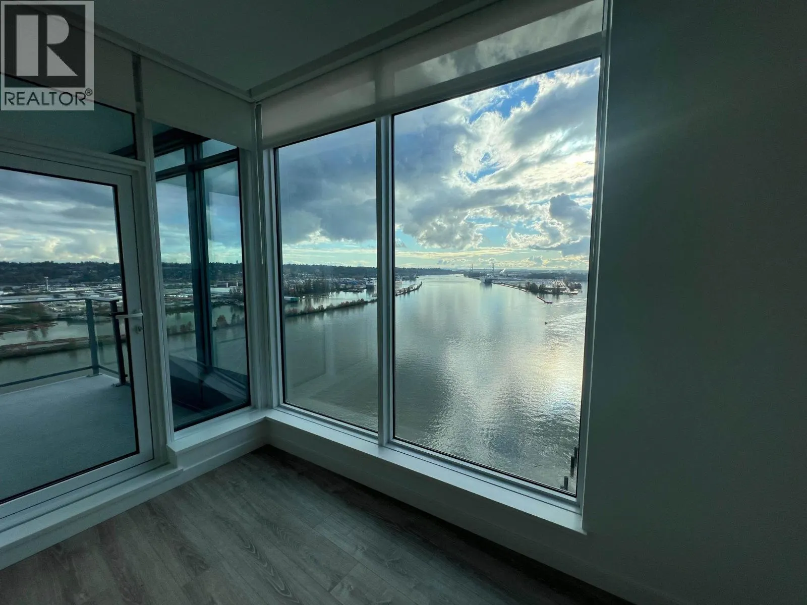 2108 680 QUAYSIDE DRIVE