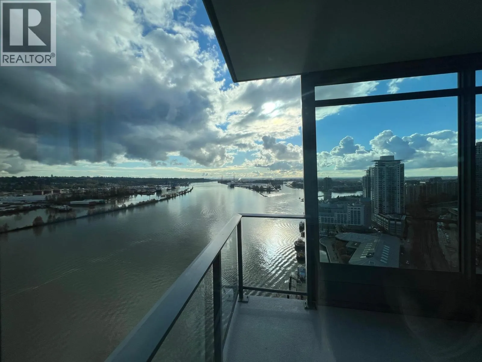 2108 680 QUAYSIDE DRIVE
