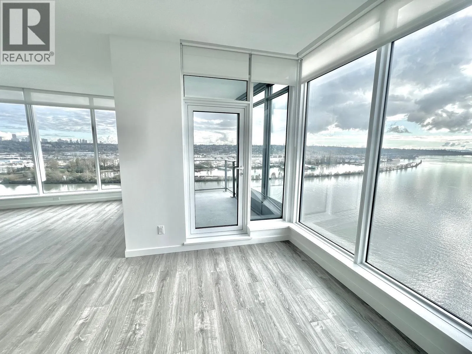 2108 680 QUAYSIDE DRIVE