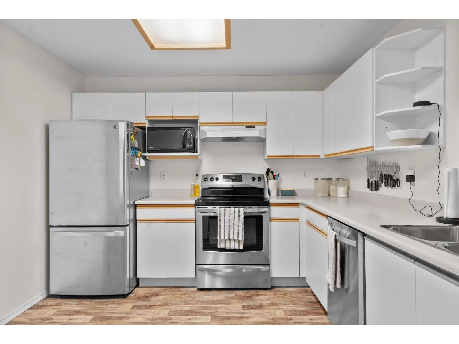 208 20881 56 AVENUE