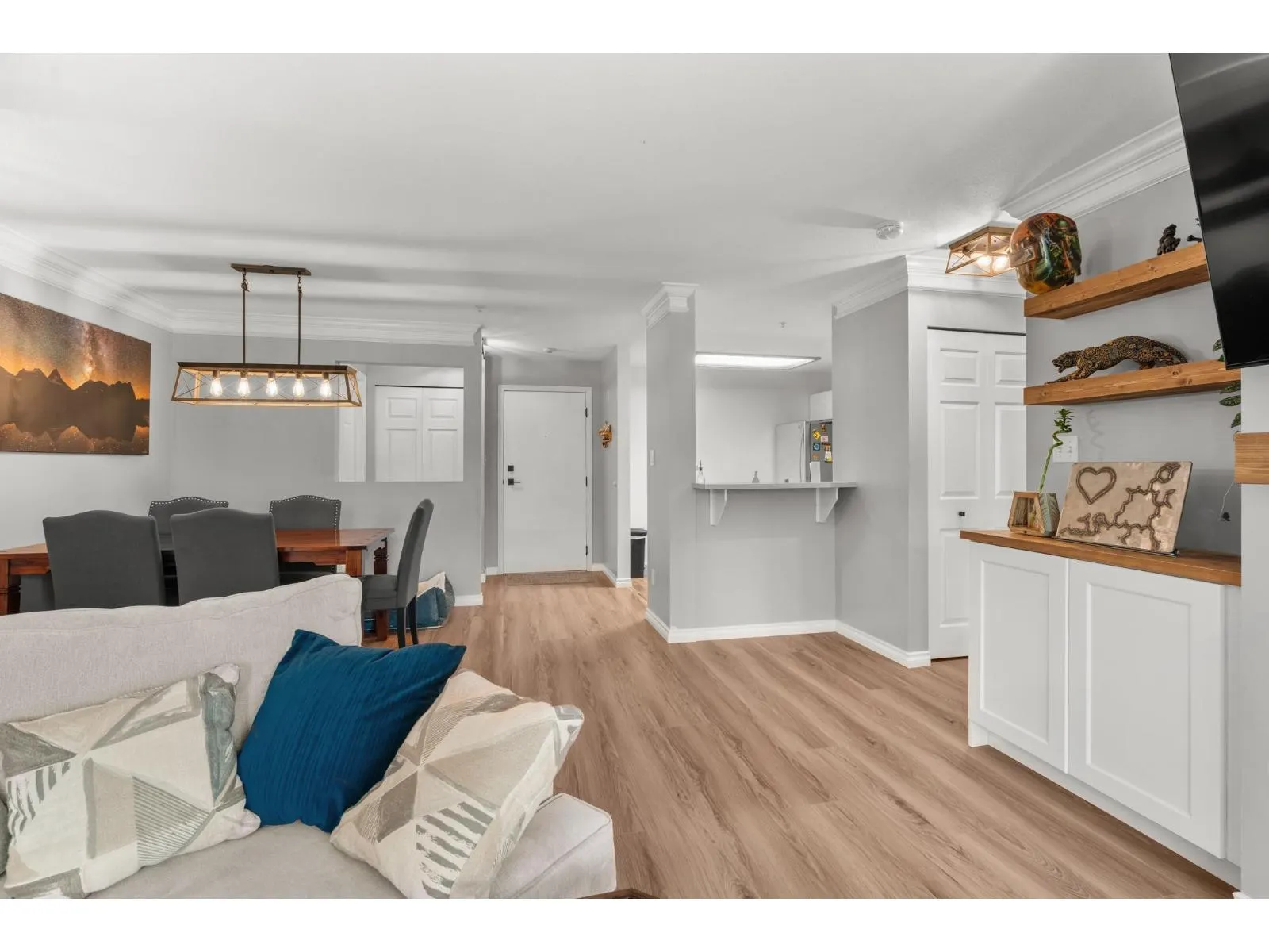 208 20881 56 AVENUE