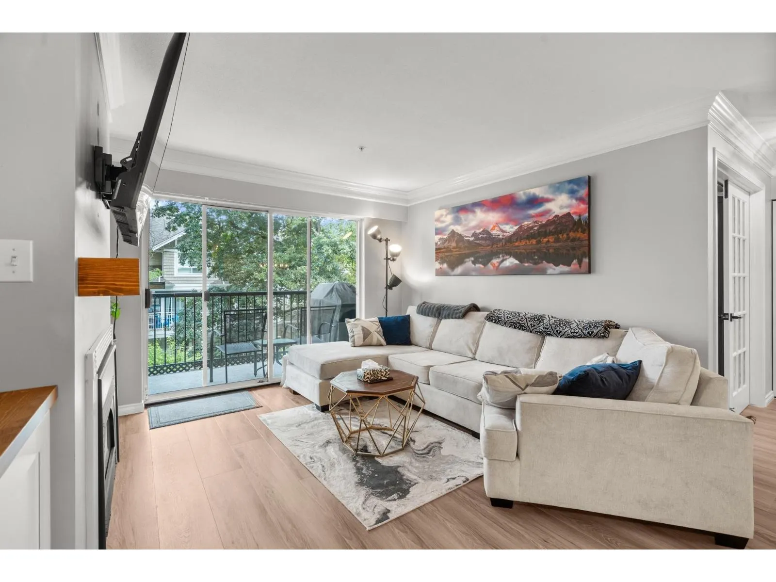 208 20881 56 AVENUE