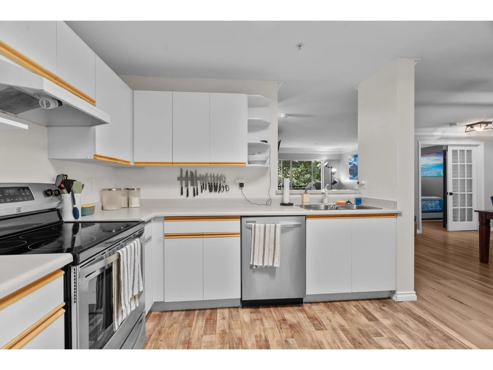 208 20881 56 AVENUE