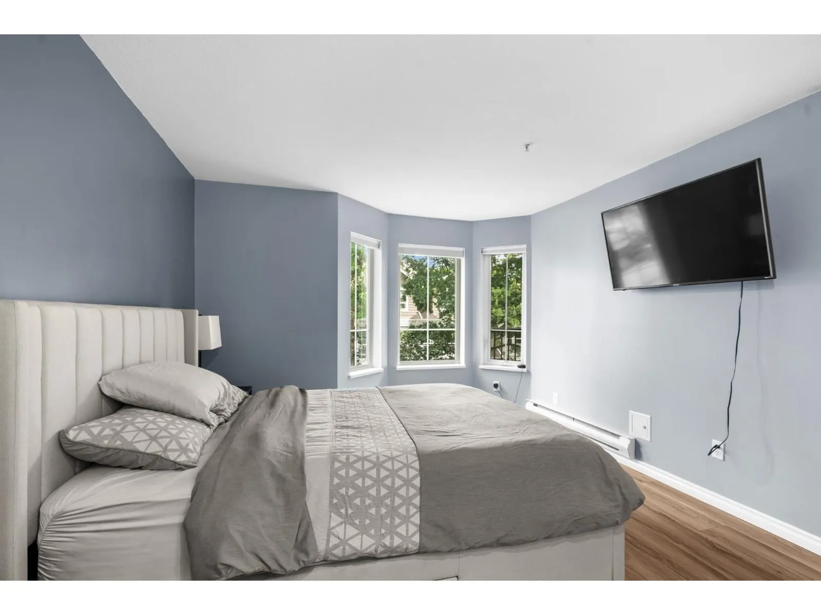 208 20881 56 AVENUE