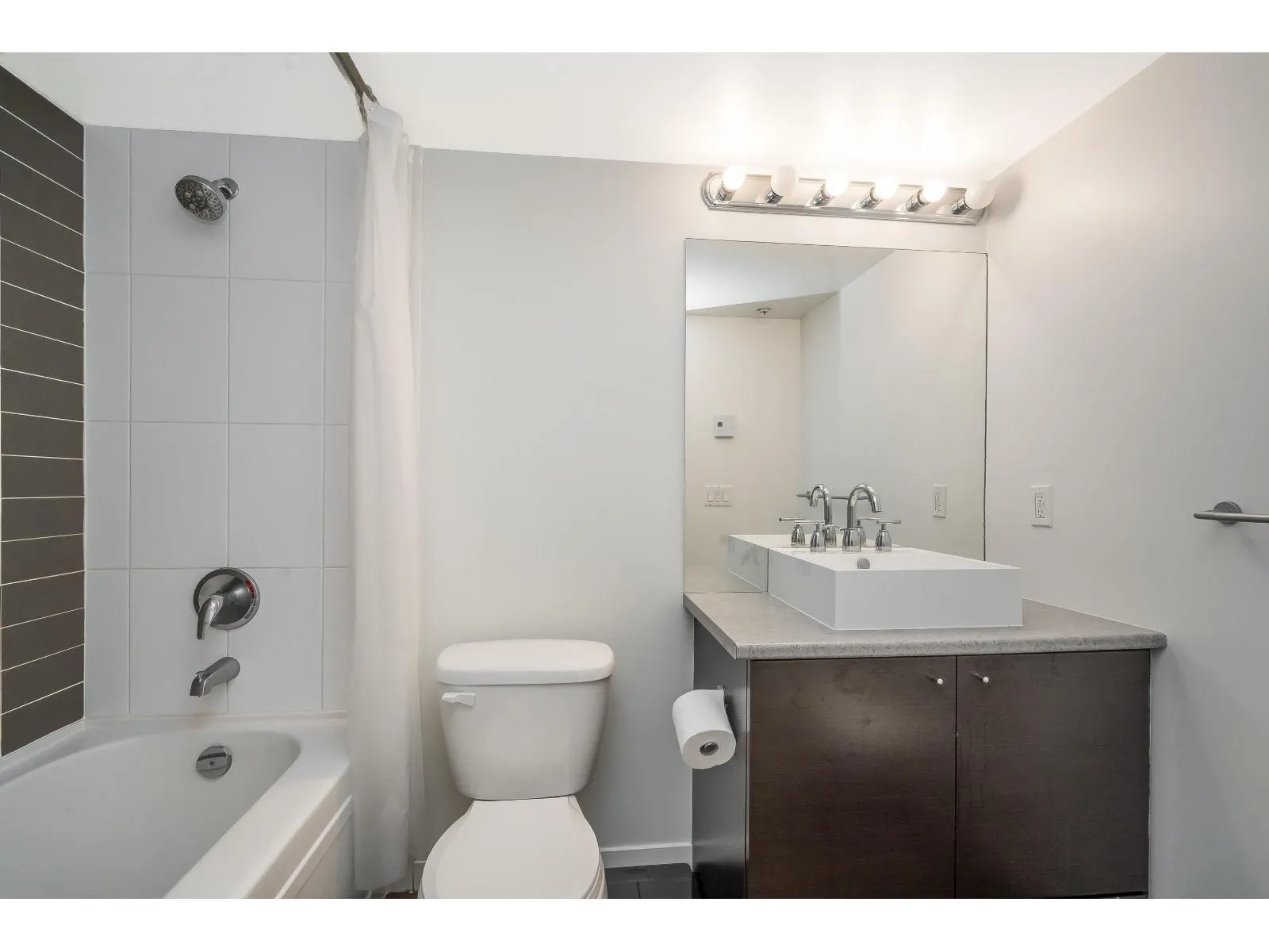 1102 13618 100 AVENUE