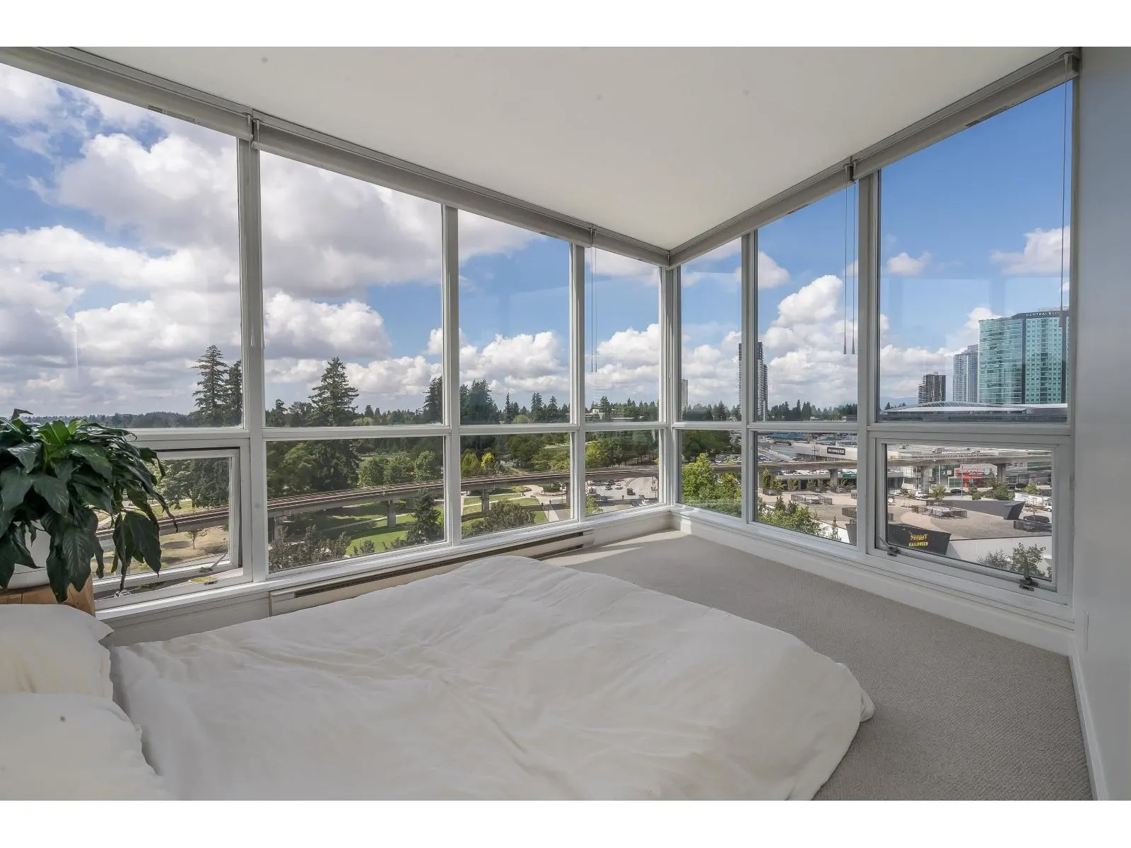 1102 13618 100 AVENUE