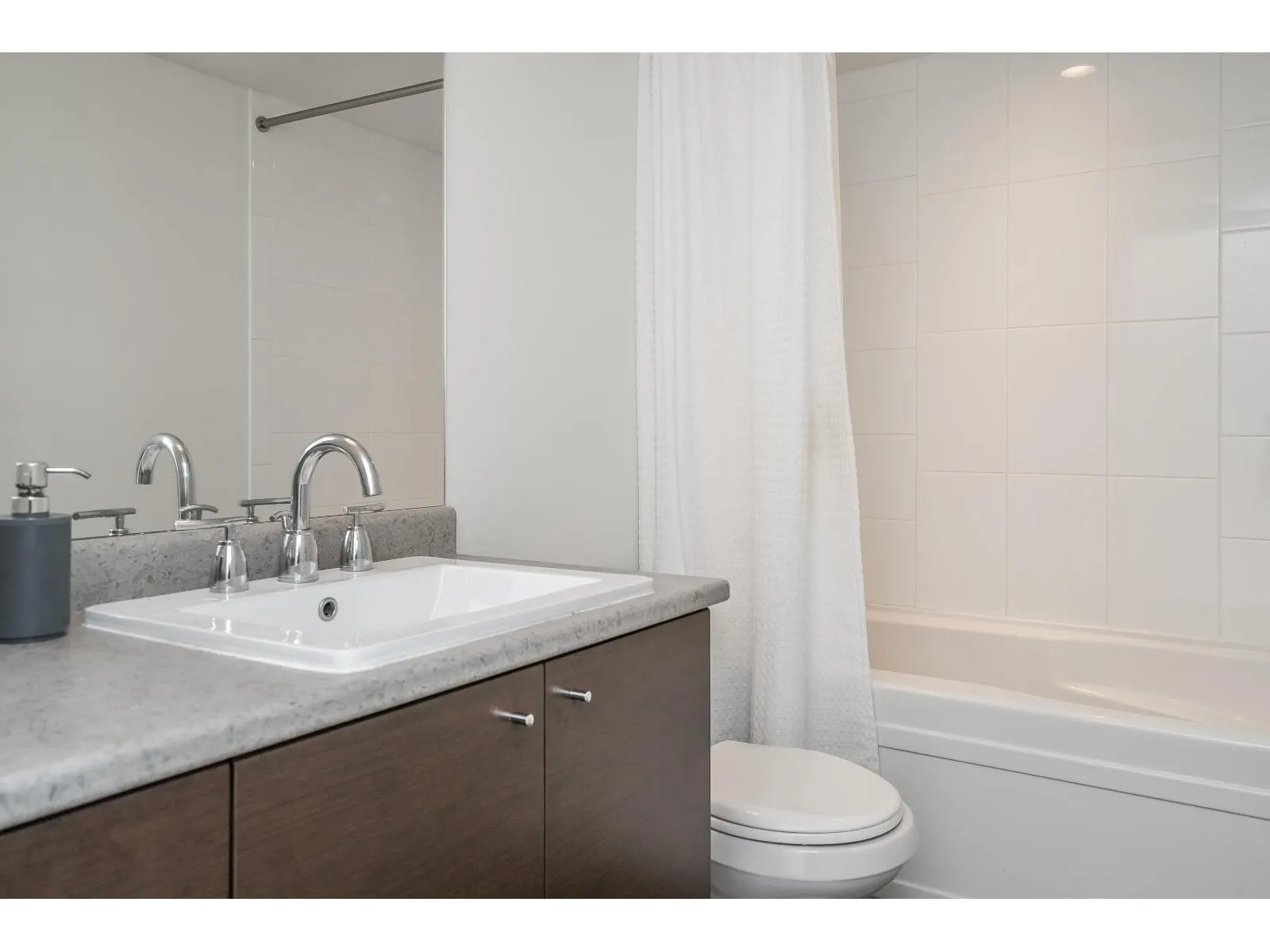 1102 13618 100 AVENUE
