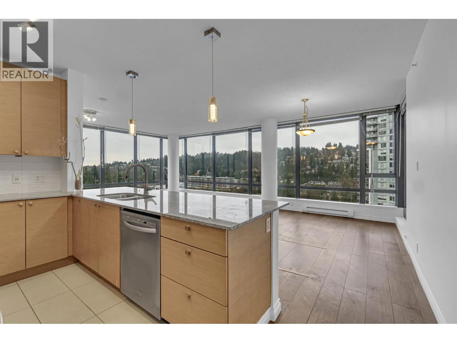 1602 400 CAPILANO ROAD