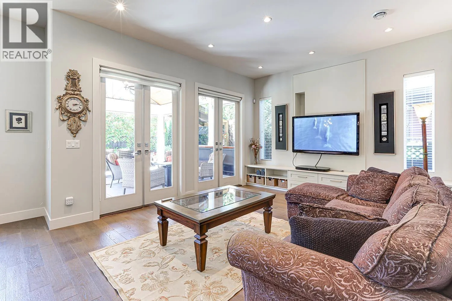829 LAIRD COURT