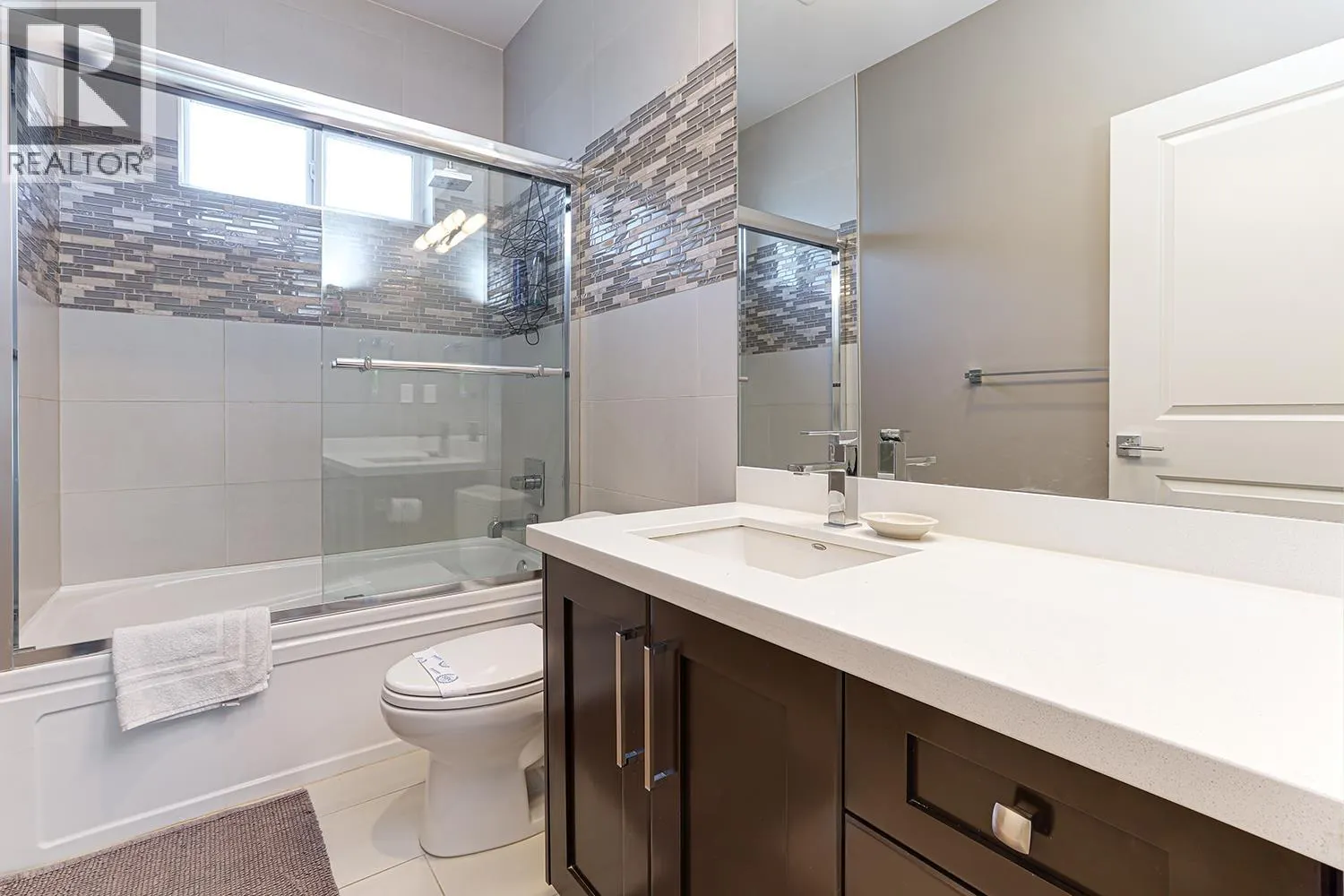 829 LAIRD COURT