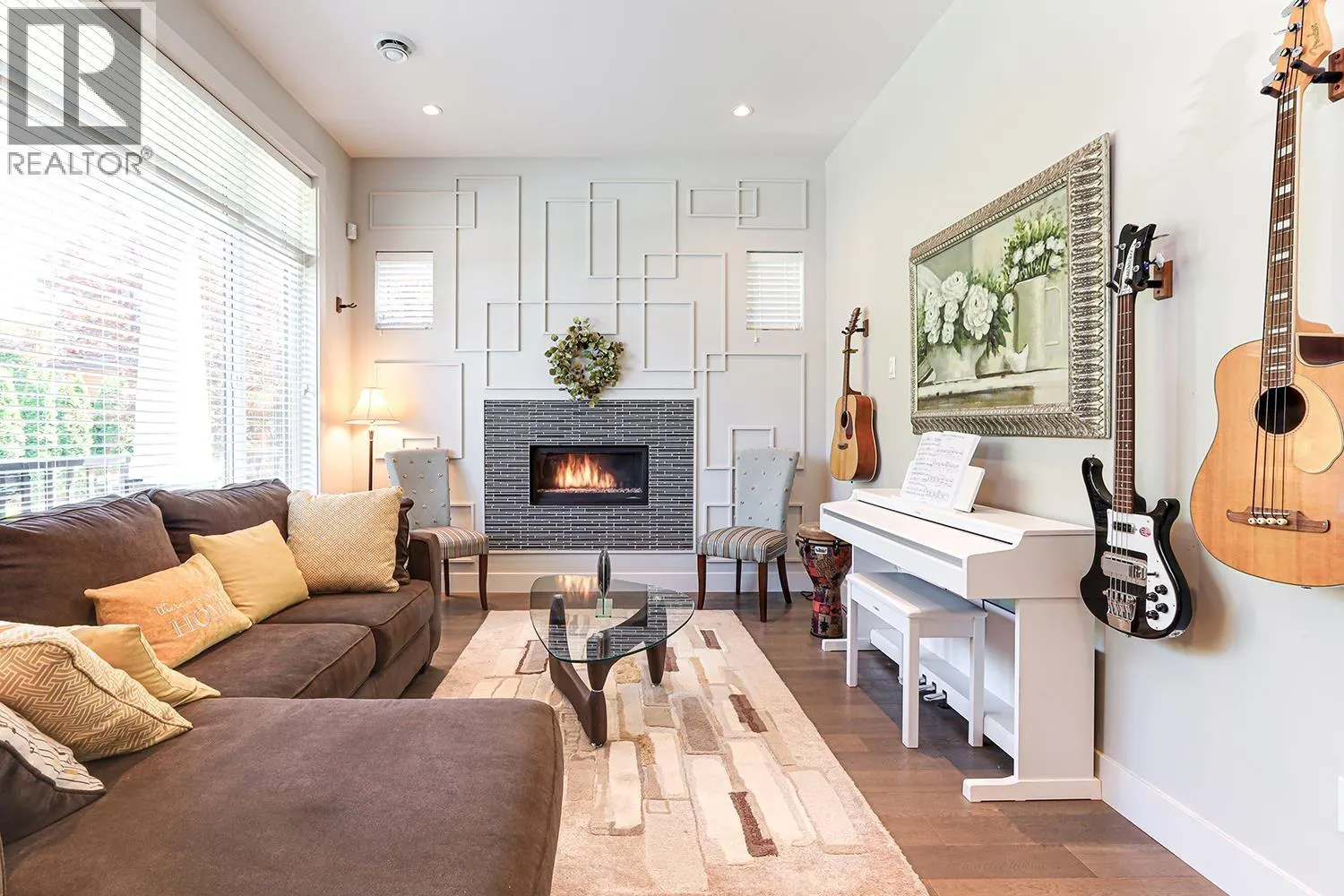 829 LAIRD COURT