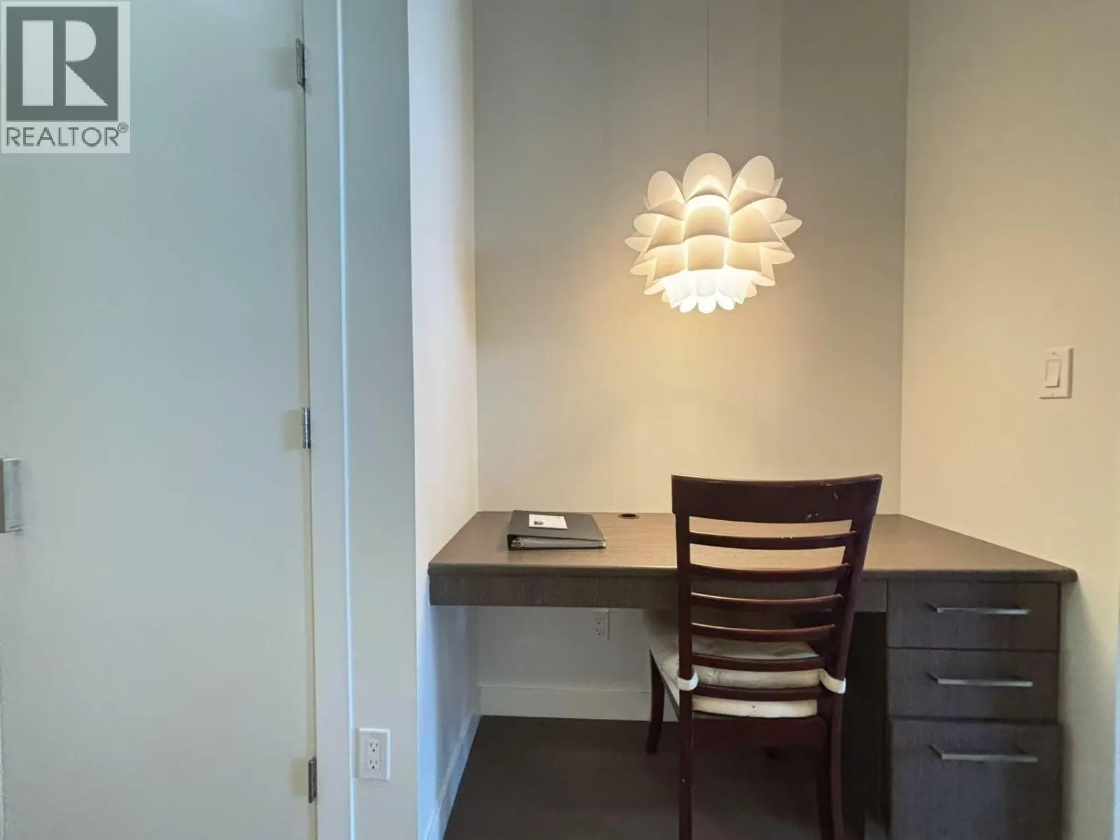 10x 9080 UNIVERSITY CRESCENT
