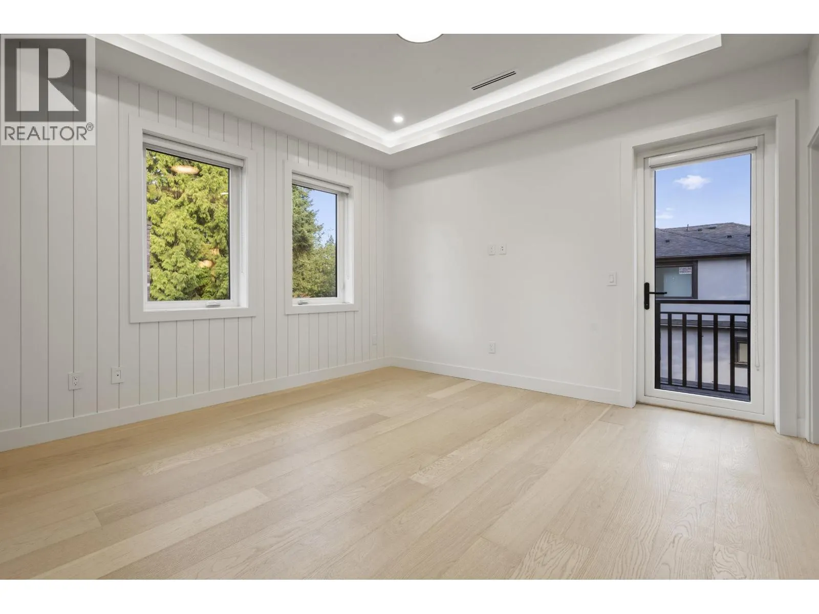 3218 W 39TH