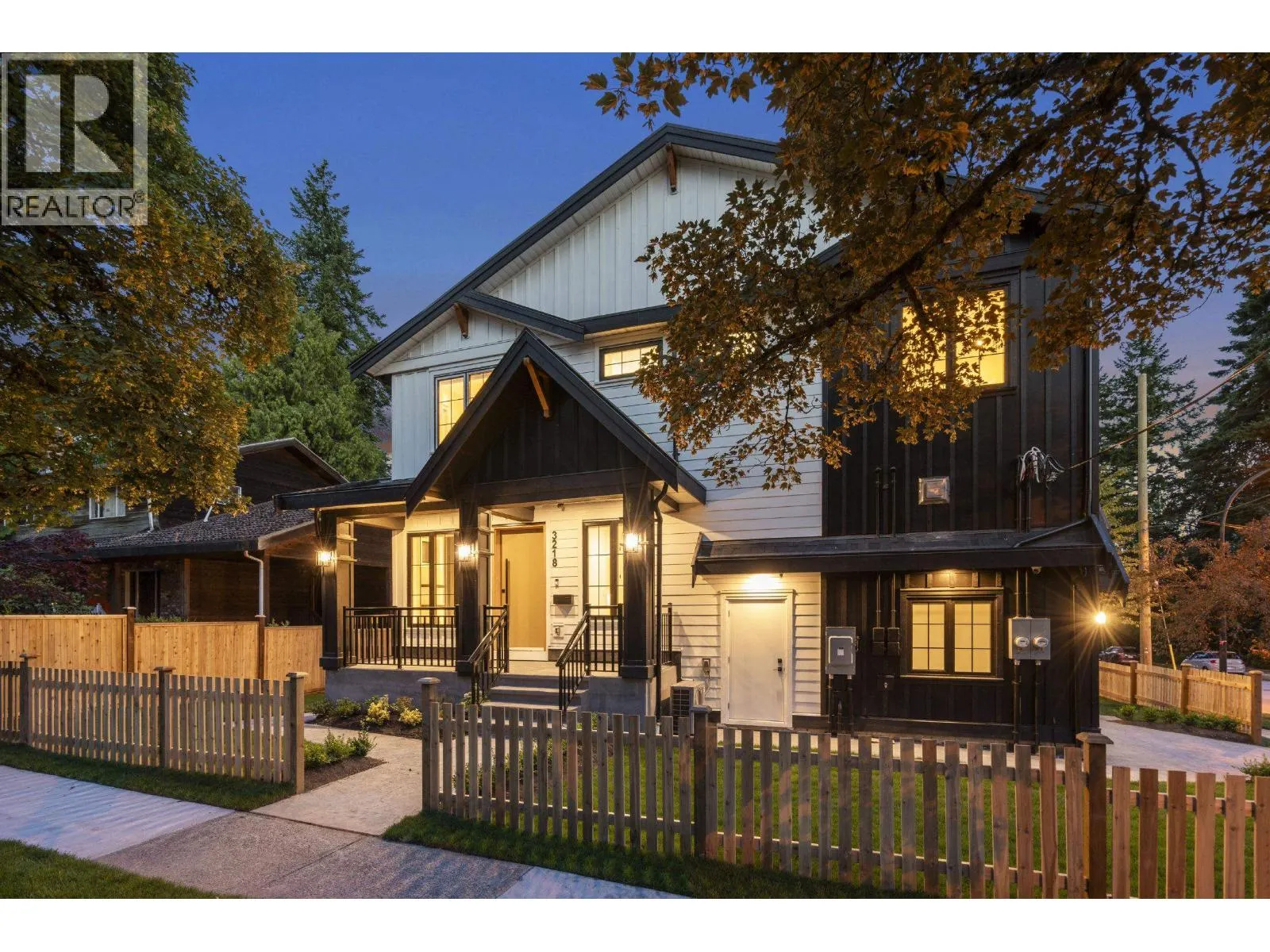 3218 W 39TH