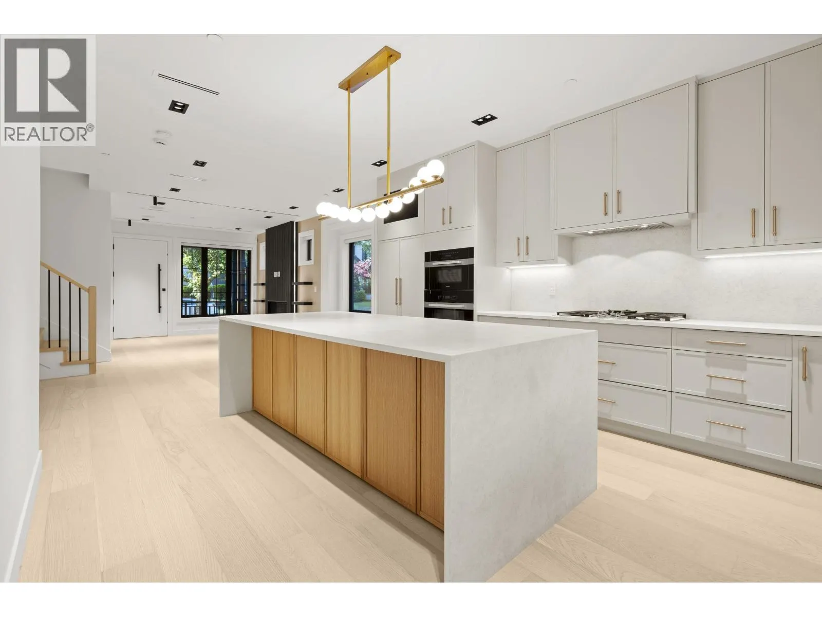 3218 W 39TH
