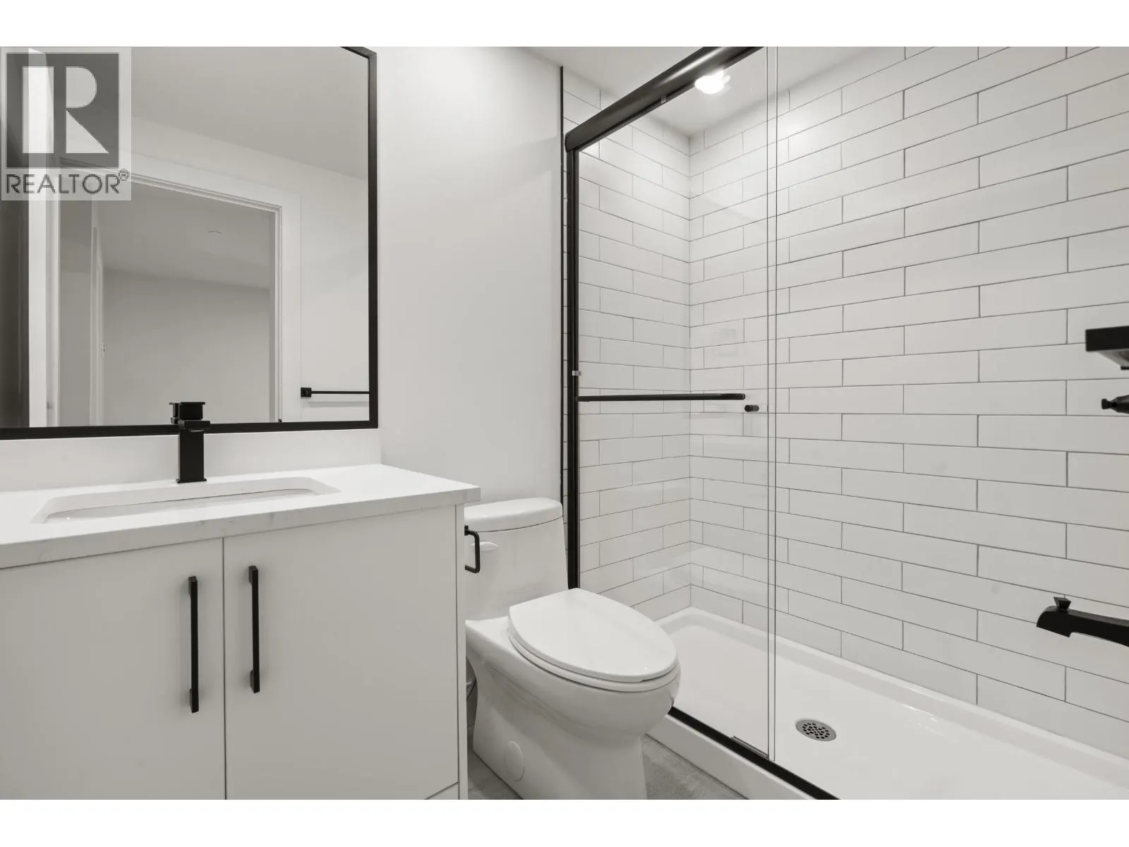 3218 W 39TH