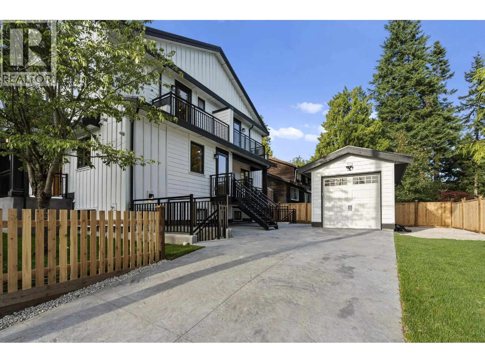 3218 W 39TH