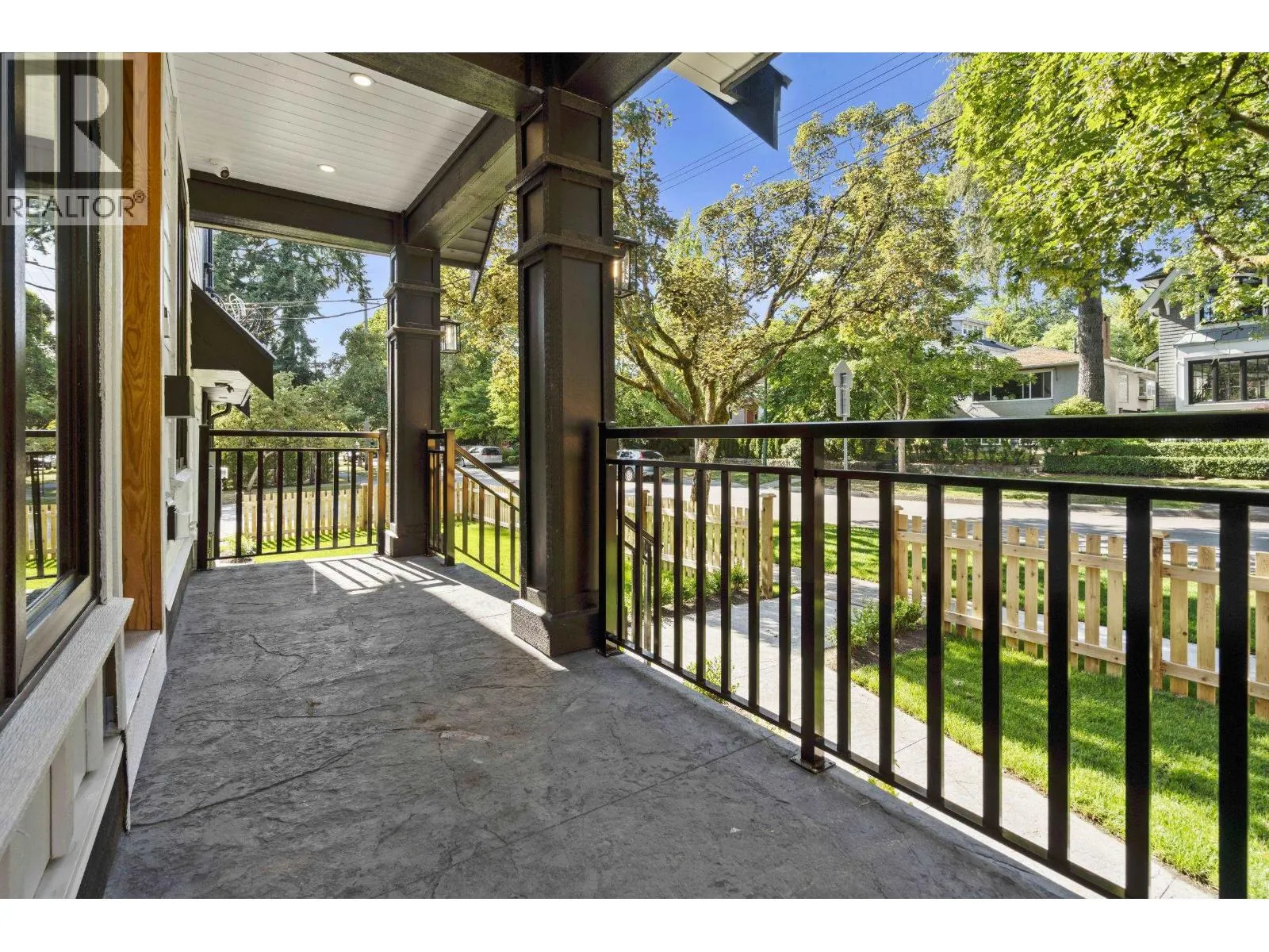 3218 W 39TH