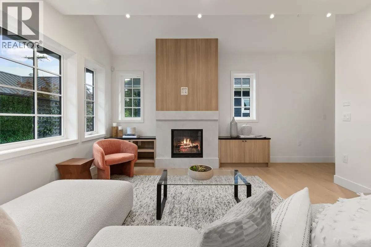 231 W 15TH AVENUE