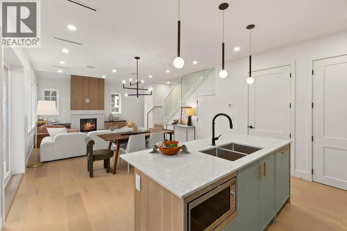 231 W 15TH AVENUE