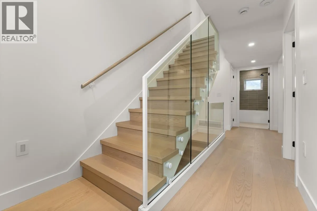 231 W 15TH AVENUE