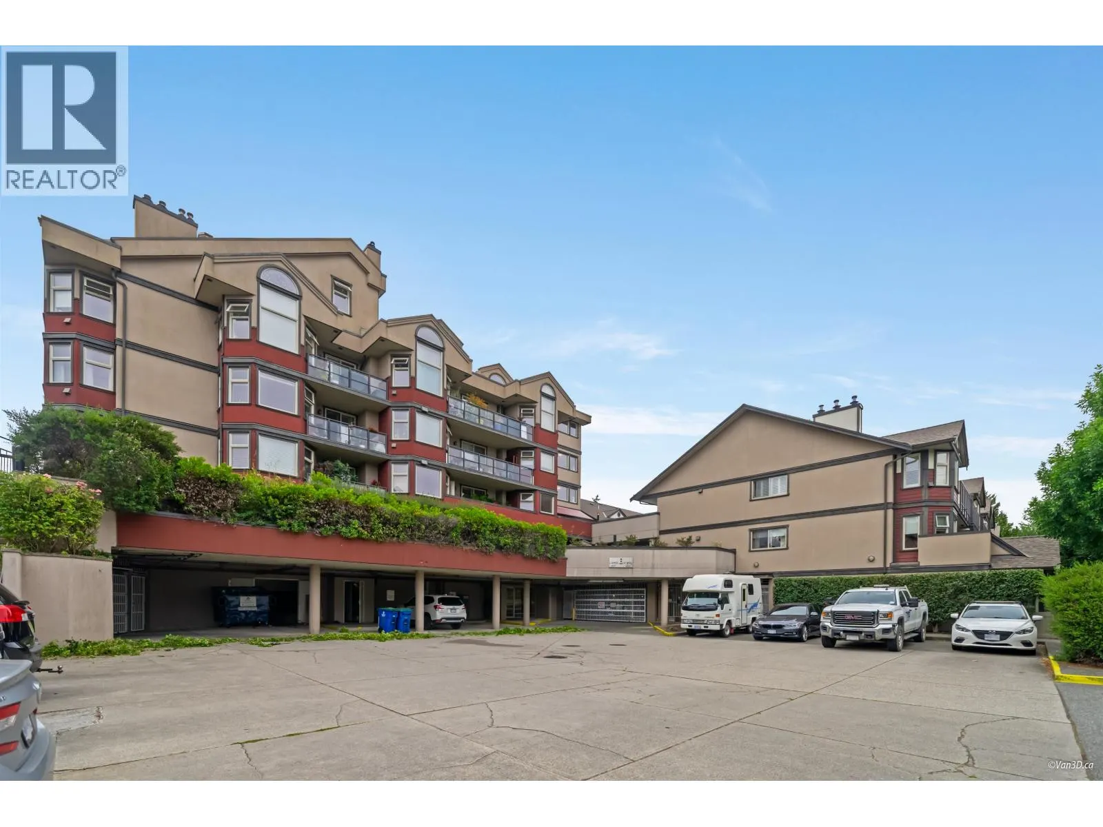 C207 4831 53 STREET