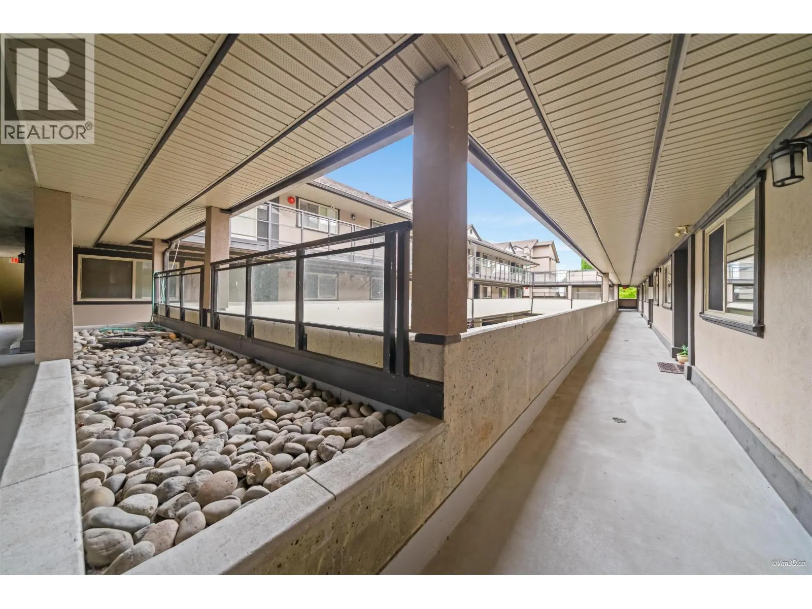 C207 4831 53 STREET