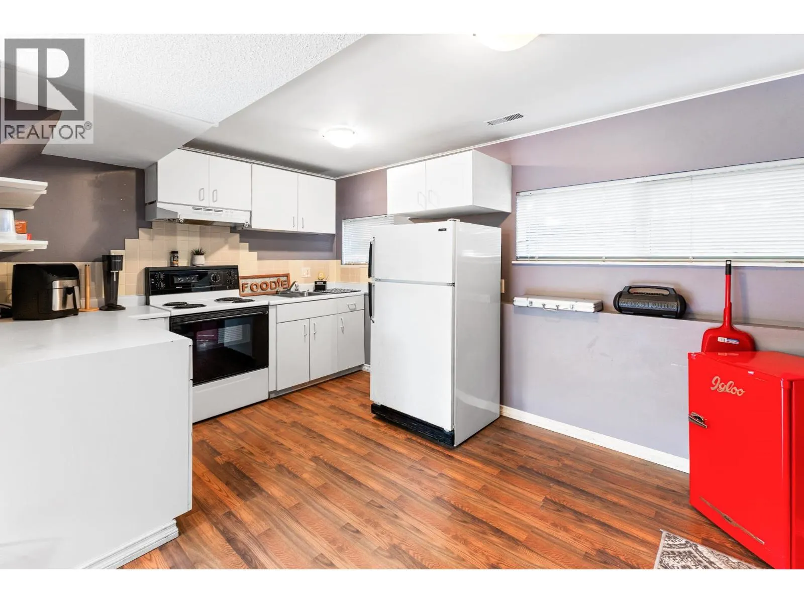 605 LAURENTIAN CRESCENT