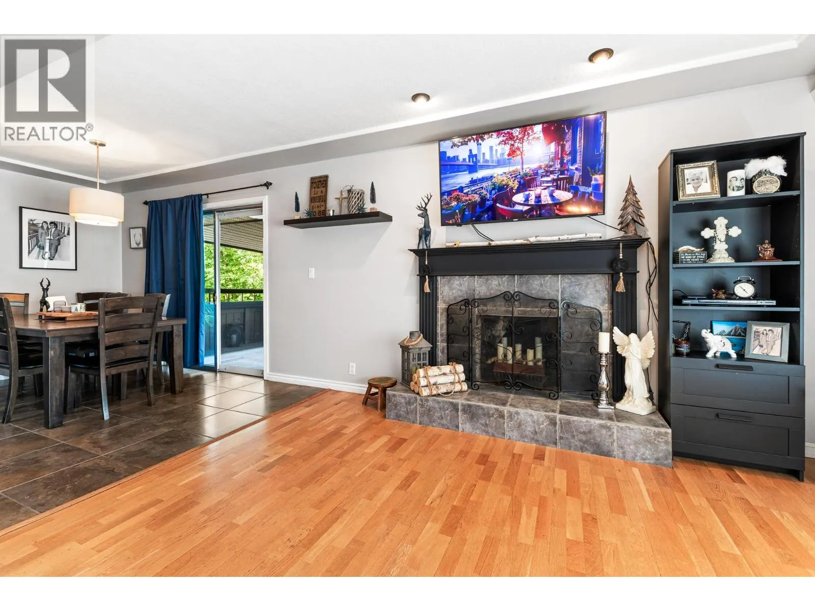 605 LAURENTIAN CRESCENT