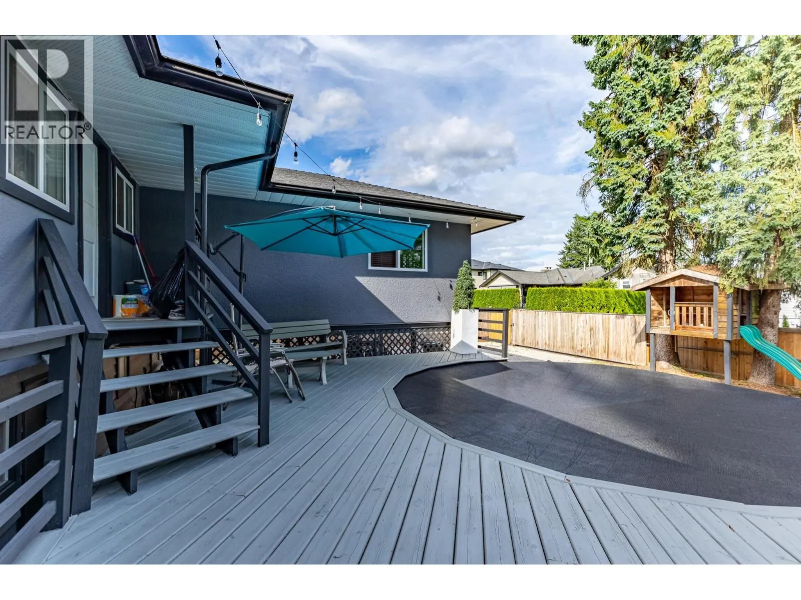 605 LAURENTIAN CRESCENT